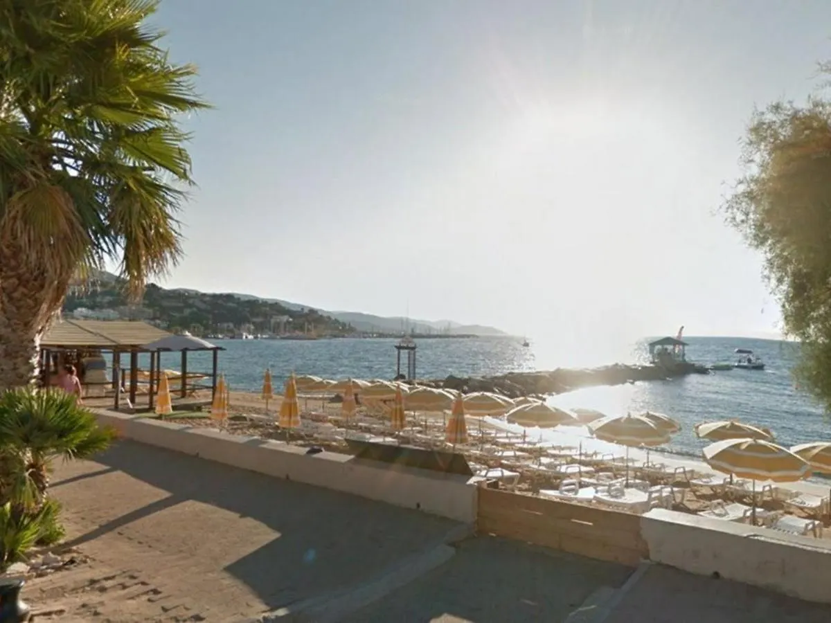 Appartement Climatise Avec Balcon Et Parking Privatif, A 100M De La Plage - Le Lavandou - Fr-1-251-352 Apartment