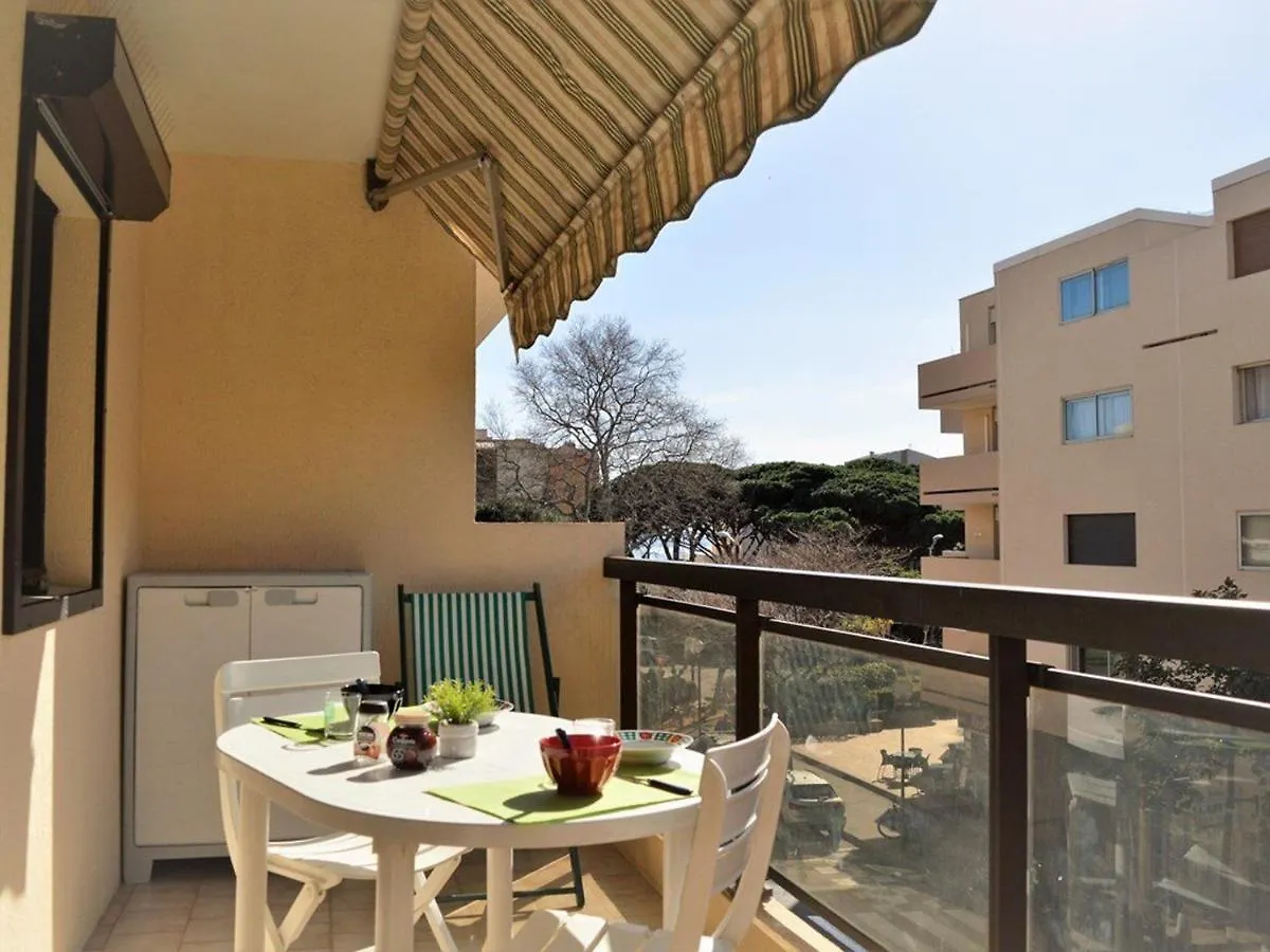 Appartement Climatise Avec Balcon Et Parking Privatif, A 100M De La Plage - Le Lavandou - Fr-1-251-352 location